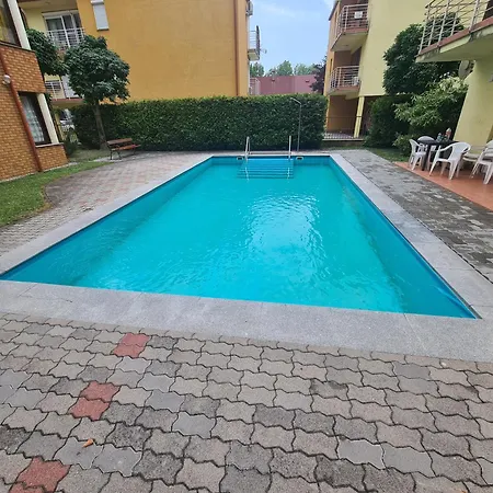 Kira Apartment