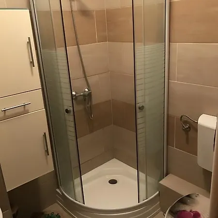 Kira Apartman Apartament *